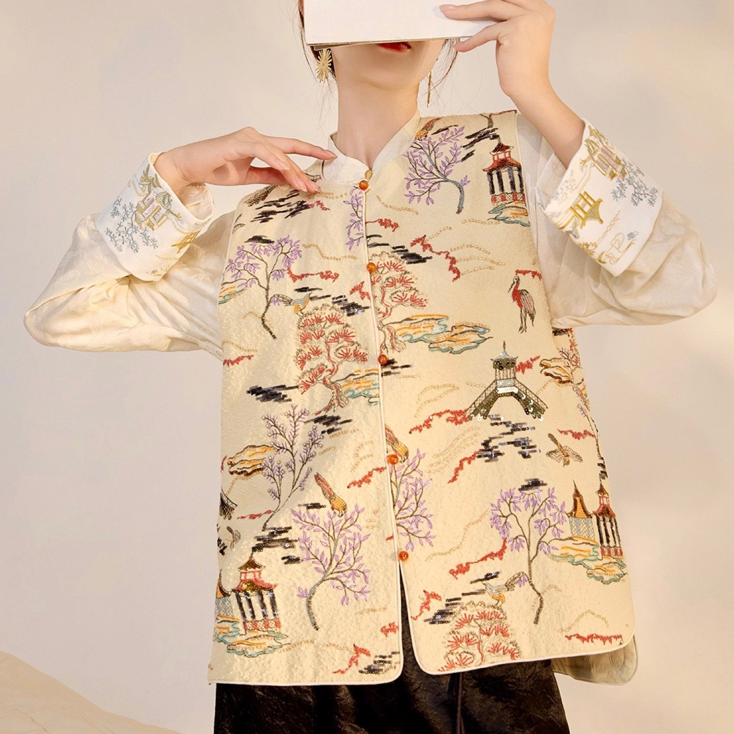Embroidered Oriental Style Painting Stitching Vest Cream Yellow