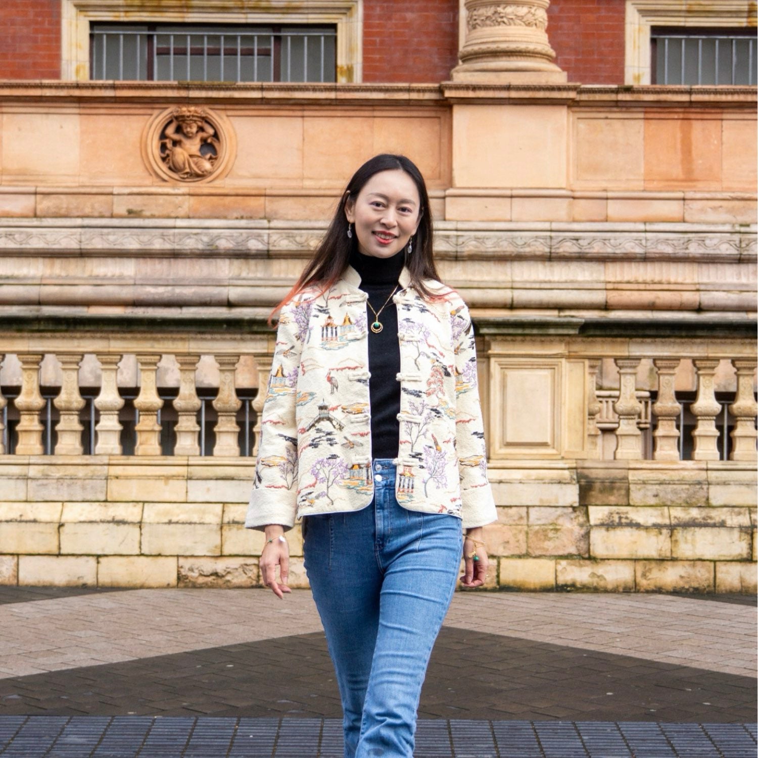 Embroidered Oriental Style Painting Stitching Short Coat All Seasons