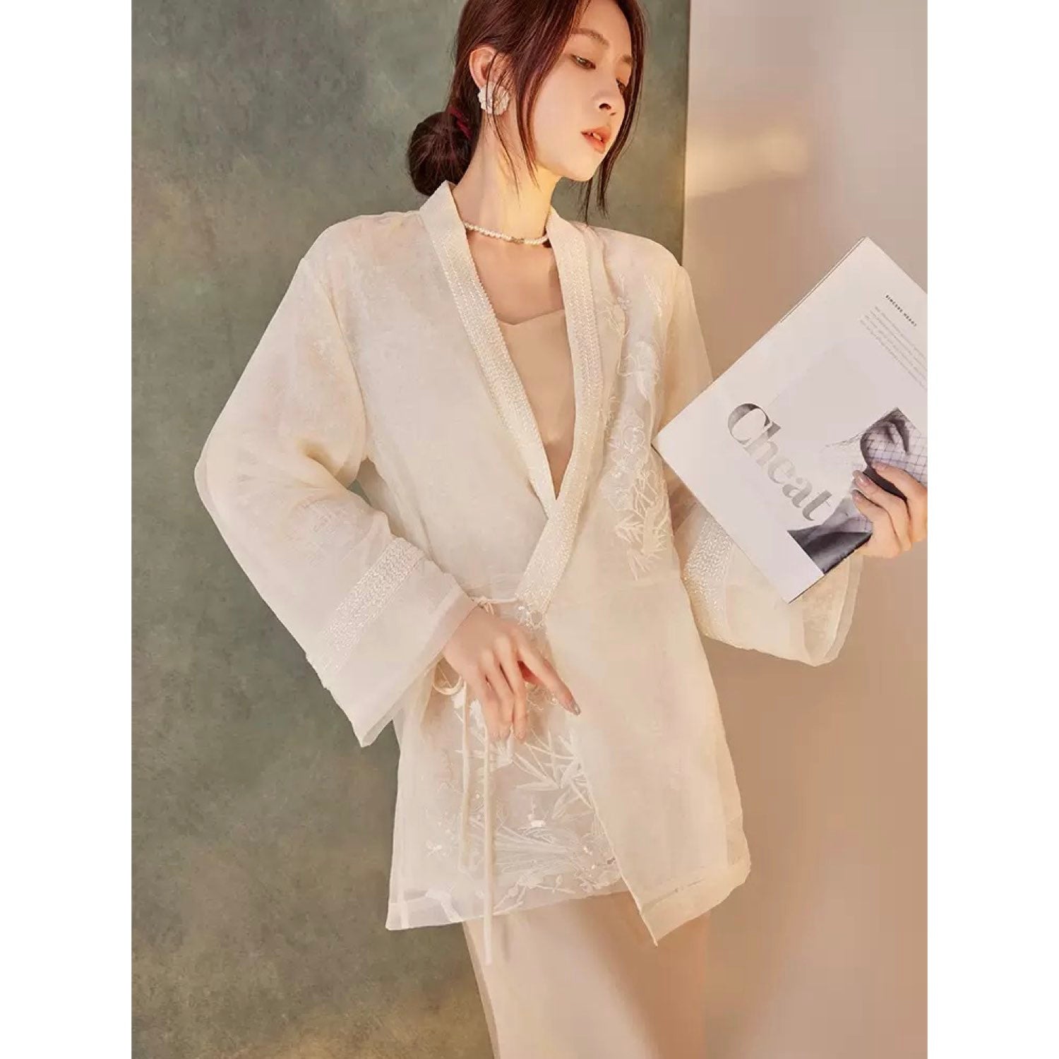 Embroidered Minimal White Floral Cardigan Top