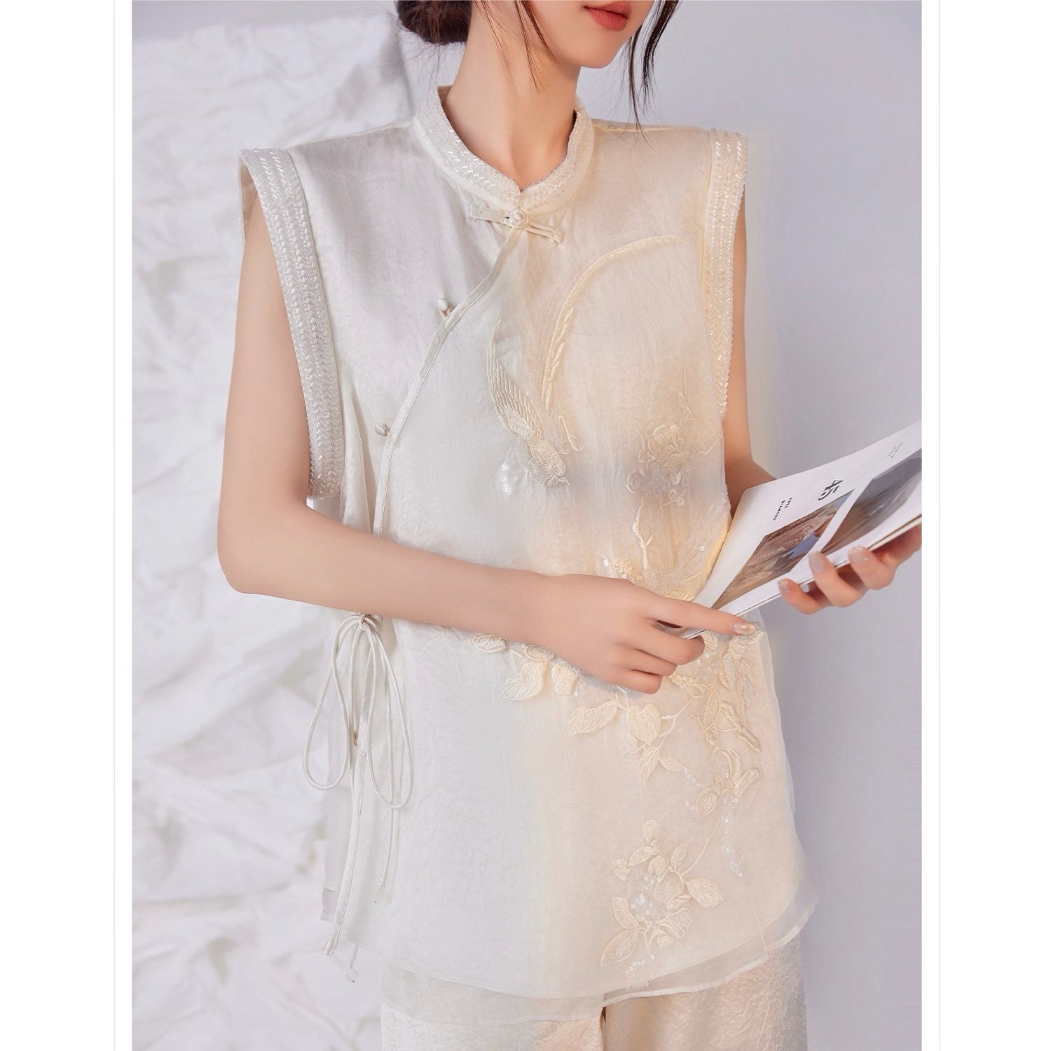 Embroidered White Mulberry Silk Floral Vest