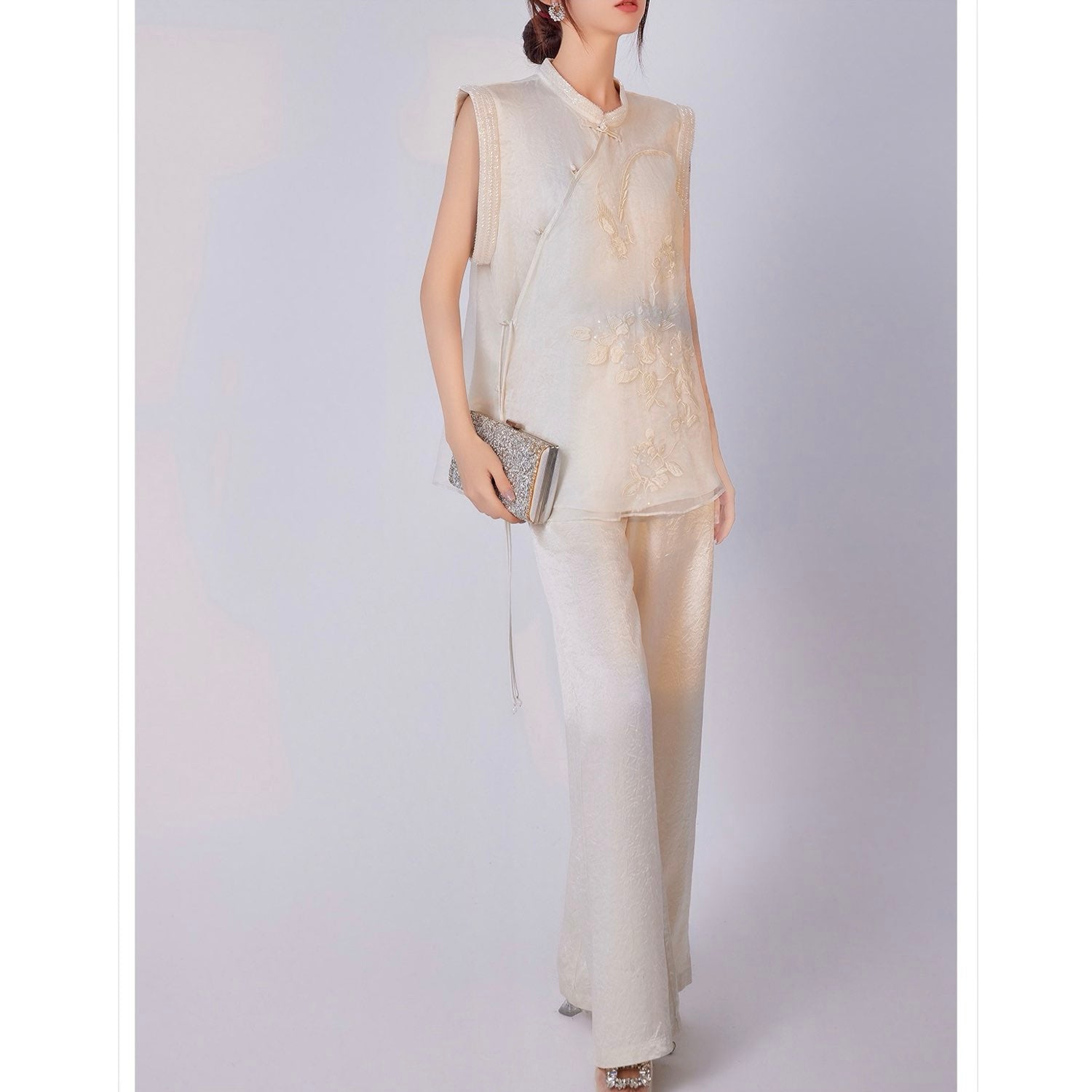 Embroidered White Mulberry Silk Floral Vest