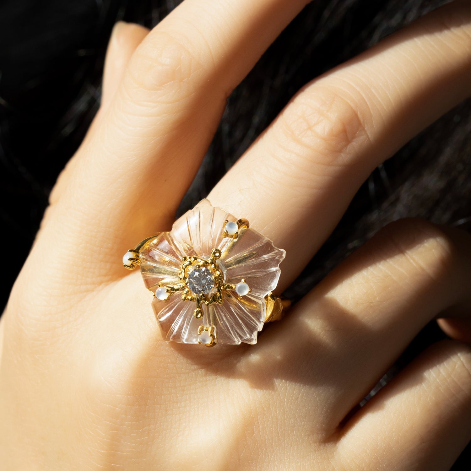 Dewdrop Bloom Floria Diamond Engraved White Crystal Adjustable Ring Mother of Pearl