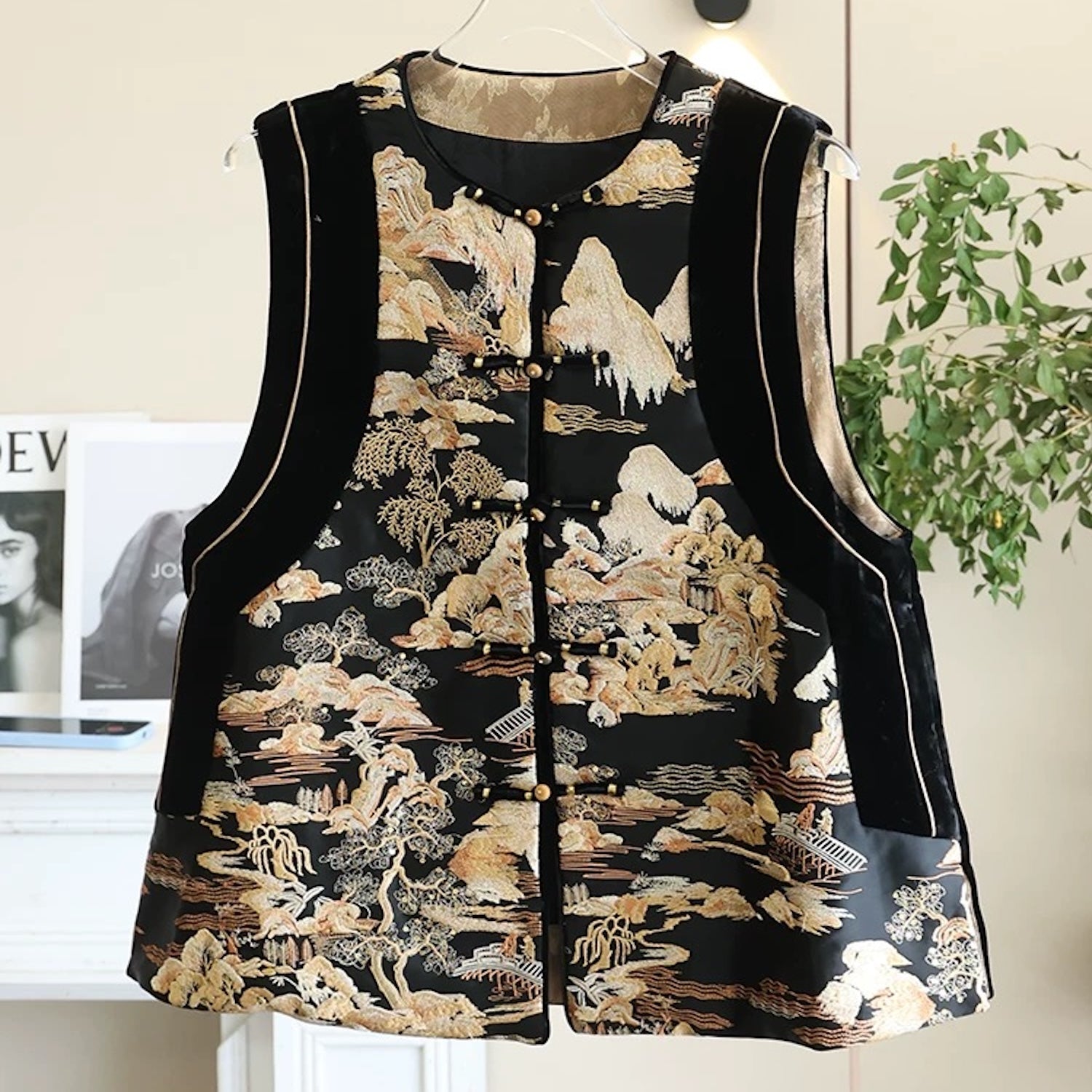 Poetic Landscape Embroidered Vest Gold Black