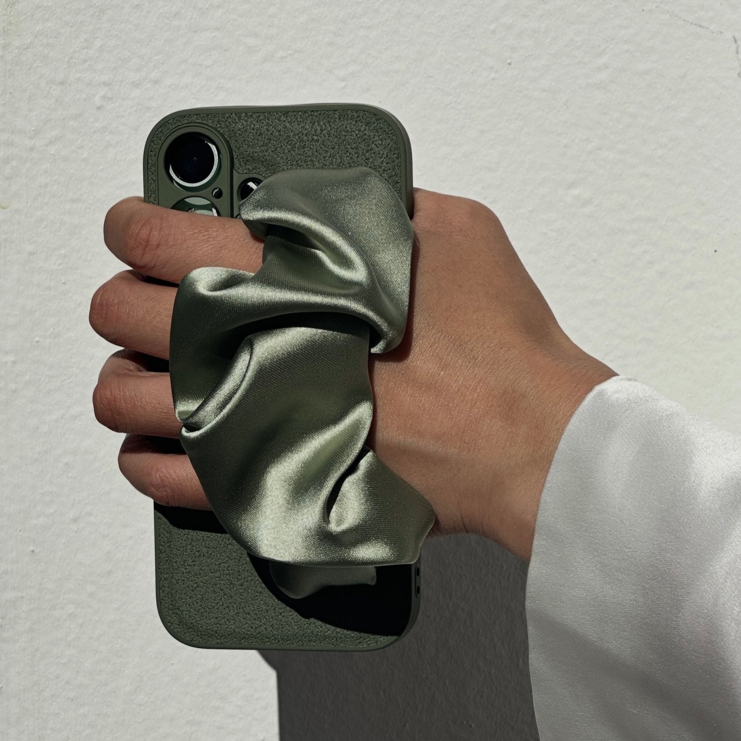 Green Phone Case With Silky Hand Holder