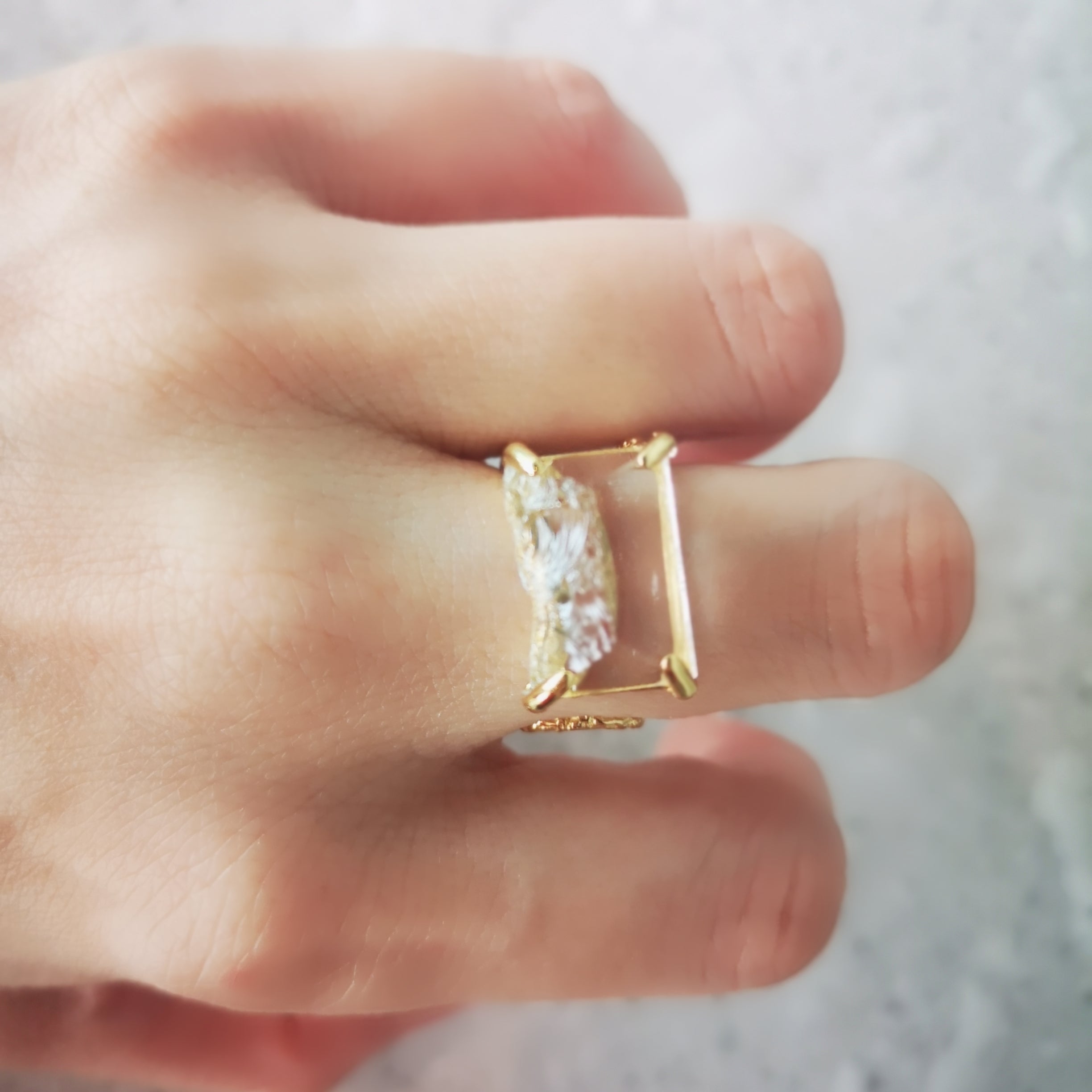 Natural White Crystal Texture Gold-plated Silver Adjustable Ring