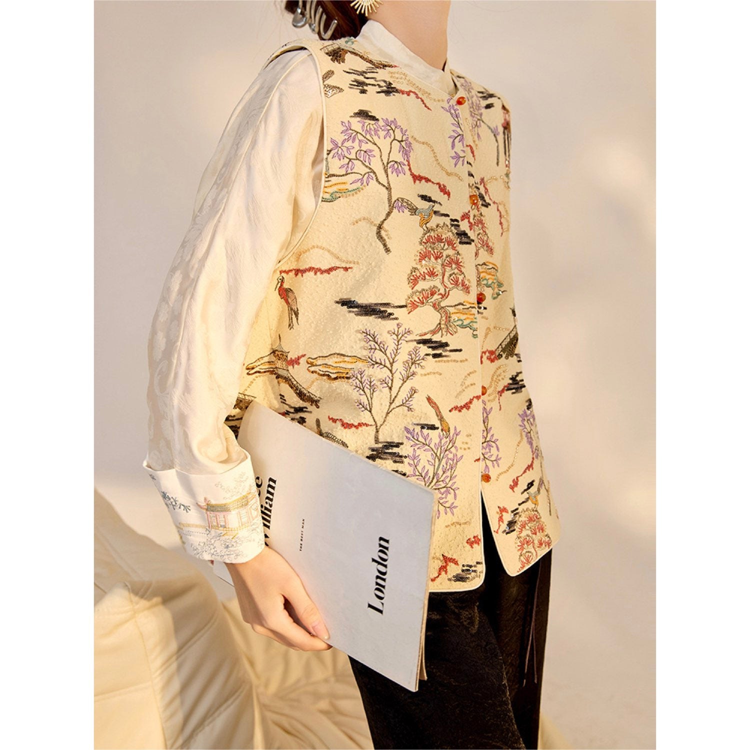 Embroidered Oriental Style Painting Stitching Vest Cream Yellow