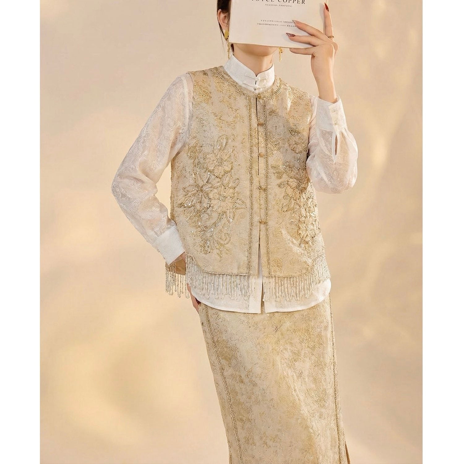 Designer 3D Floral Embroidered Lace Tank Top Women Front Cut-Out Sleeveless Top