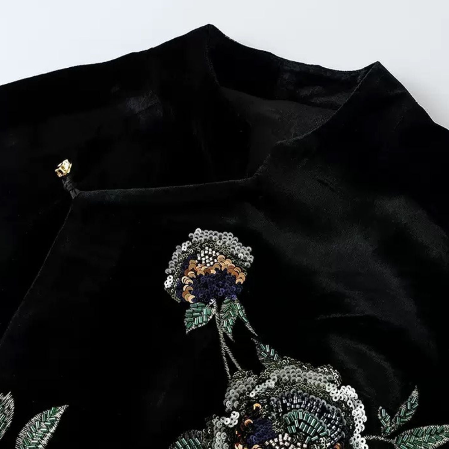 Embroidery Flowers Black Velvet Fitted Vest Cardigan