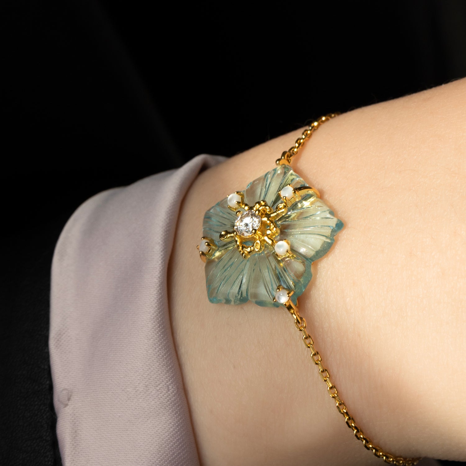 Dewdrop Bloom Floria Diamond Engraved Crystal Turquoise Adjustable Bracelet