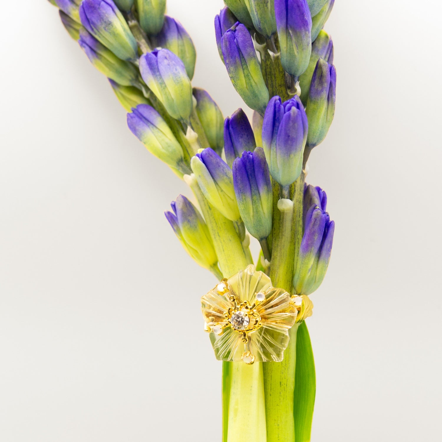 Dewdrop Bloom Floria Diamond Engraved White Crystal Adjustable Ring Mother of Pearl