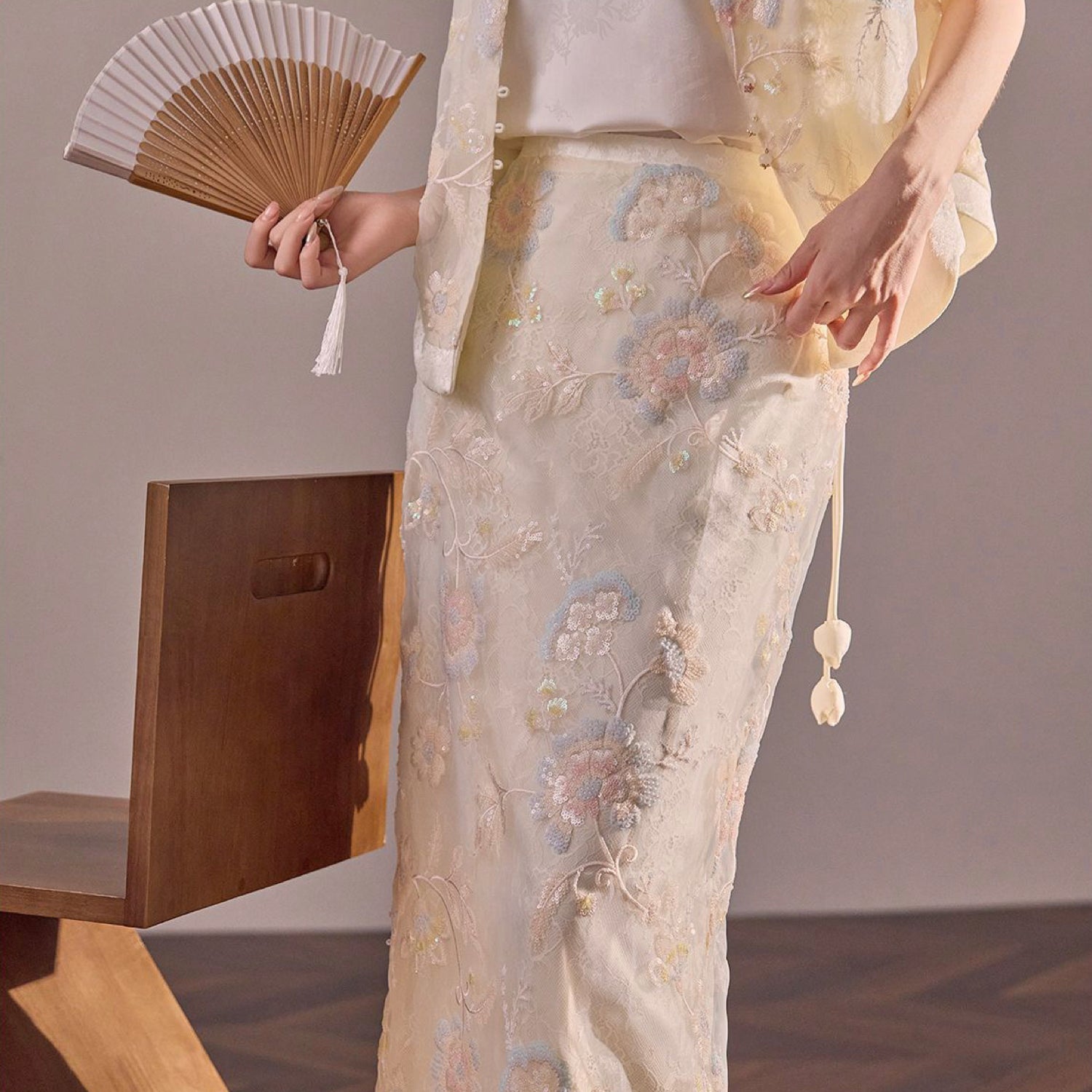 Embroidery White Flower Skirt Cream Pink Wedding Dress