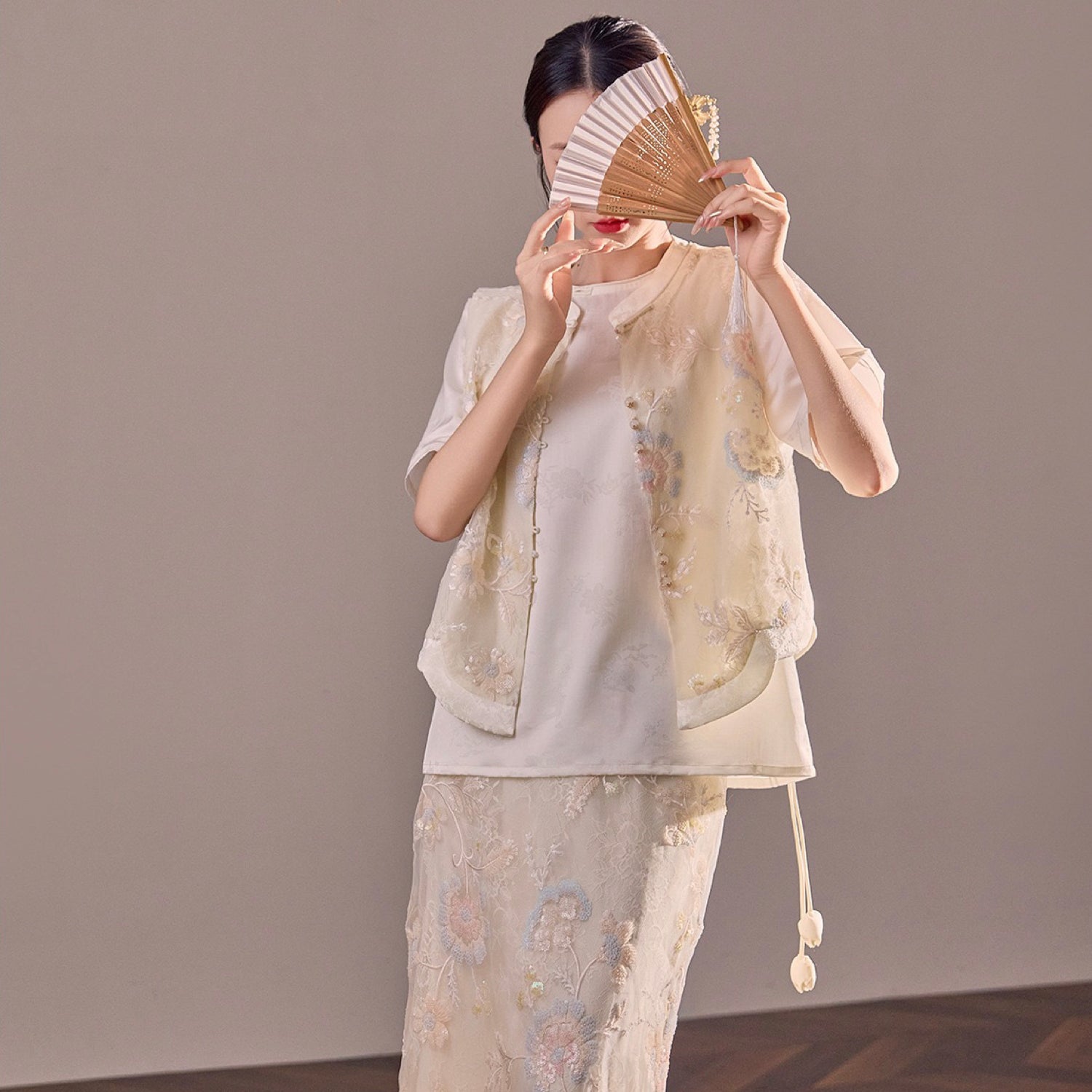 Embroidery White Flower Cream Pink Wedding Co-set (Skirt & Vest)