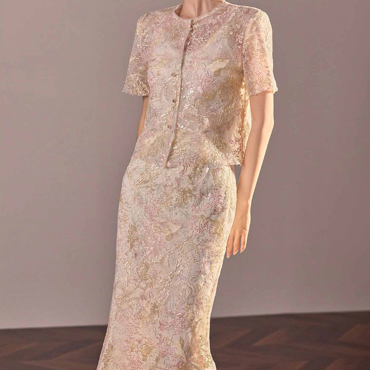 Poetic Embroidery Textured Floral Embroidered Skirt in Pink and White