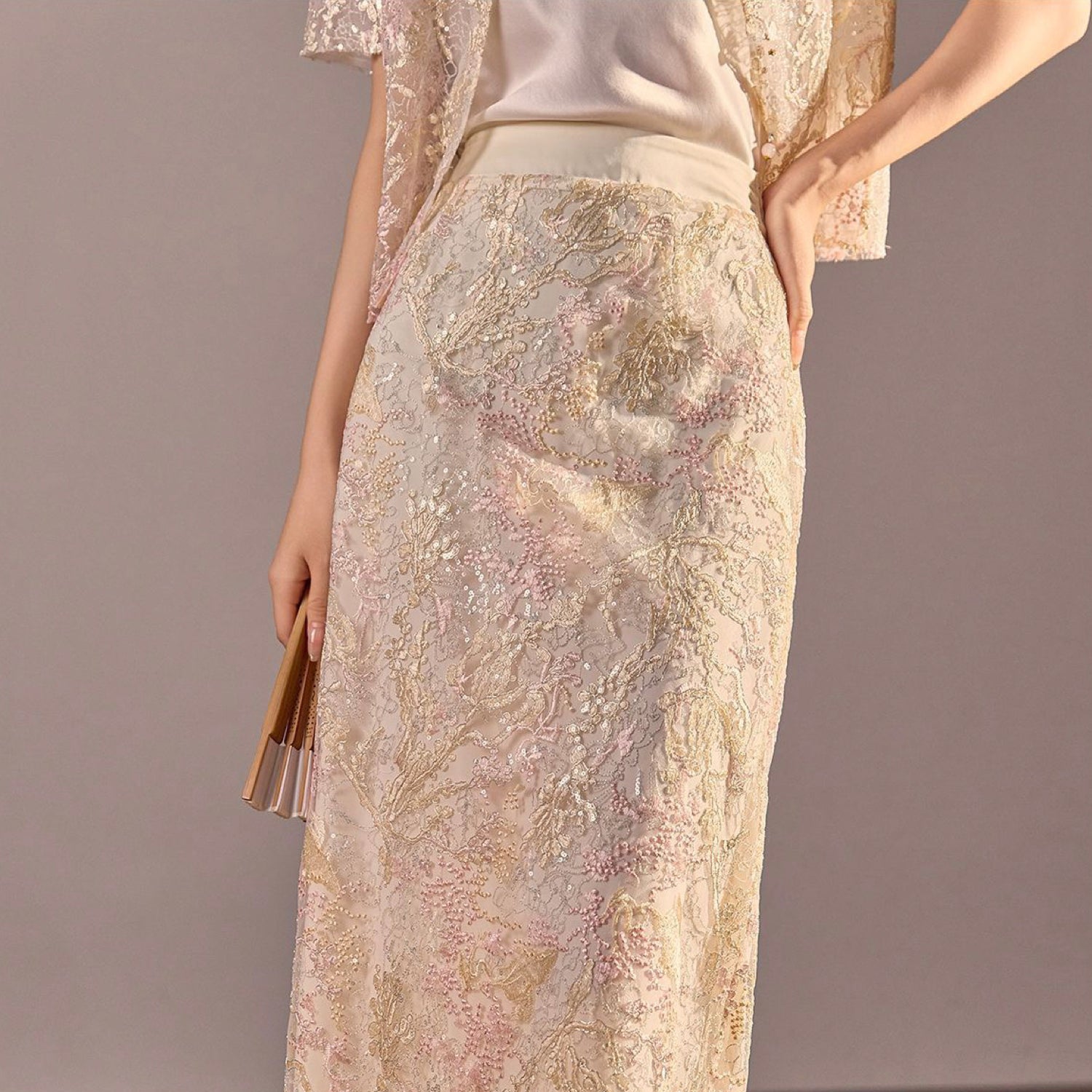 Poetic Embroidery Textured Floral Embroidered Skirt in Pink and White