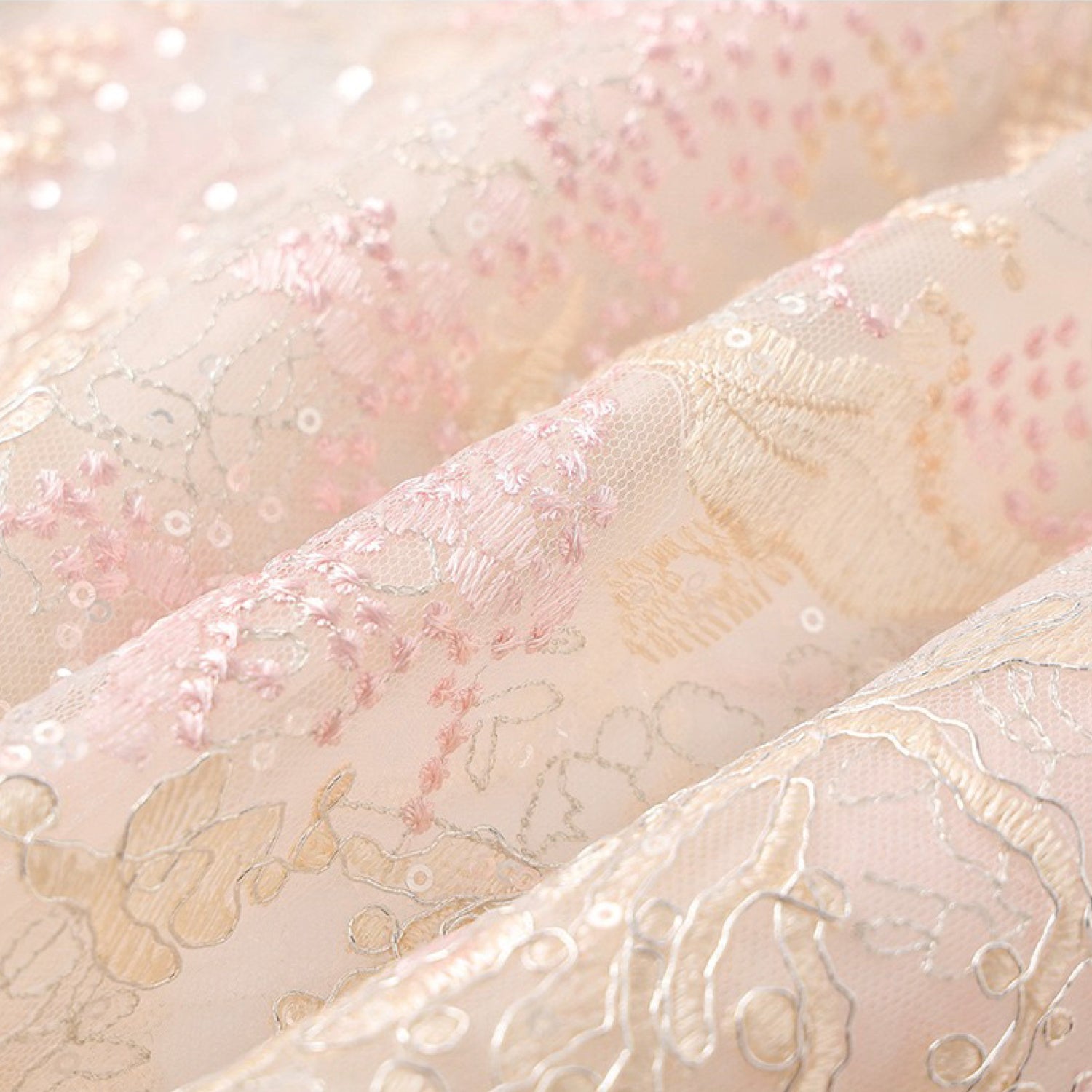 Poetic Embroidery Textured Floral Embroidered Skirt in Pink and White