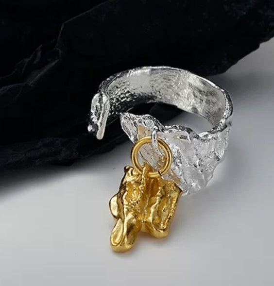 Tree Memory Black Gold Ring
